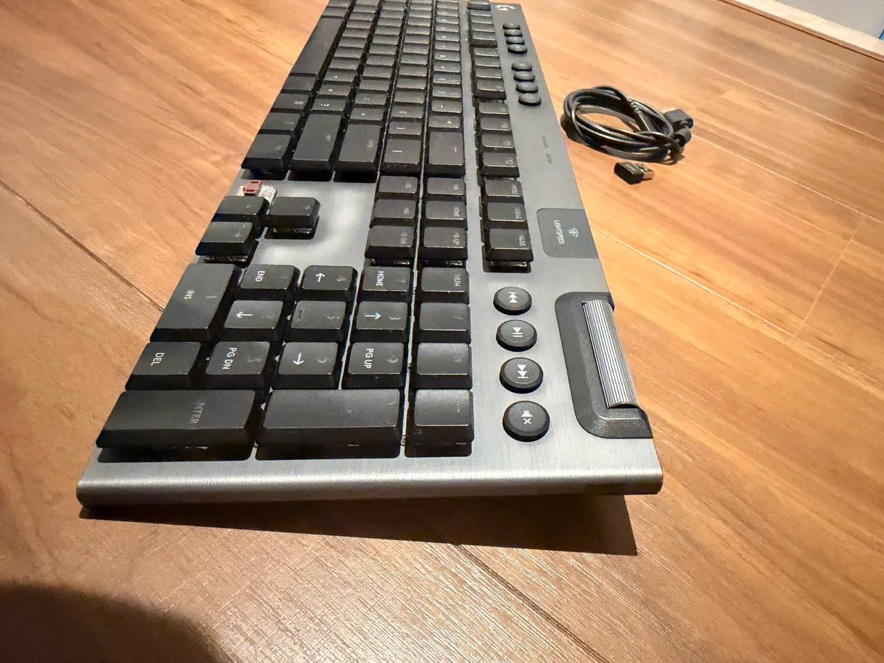Teclado Logitech G915 - Com teclado numérico  - Foto 3
