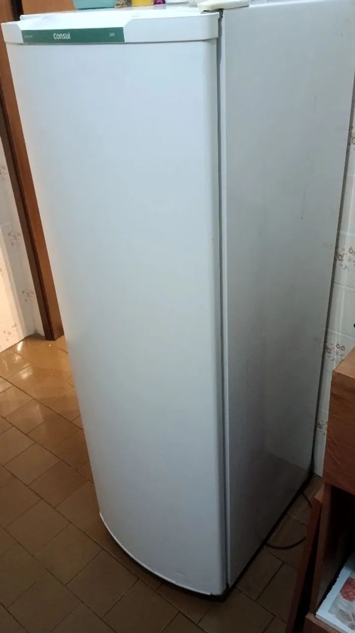 Geladeira super conservada