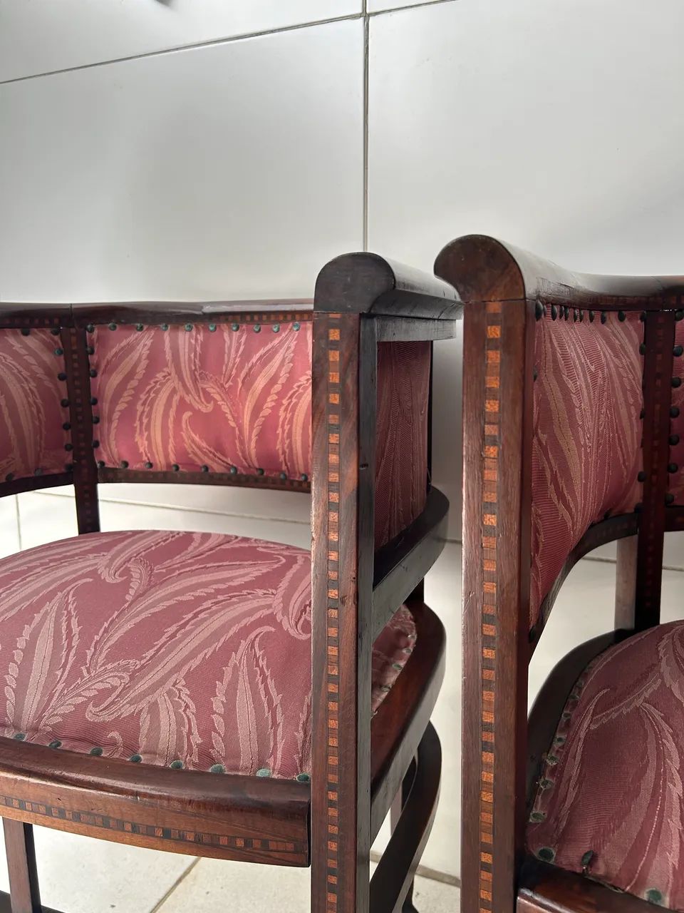 Conjunto de poltronas meia lua em madeira nobre - Foto 4