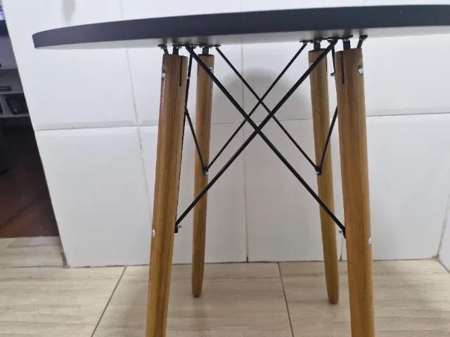 Mesa Eiffel Redonda 70cm para Sala De Jantar