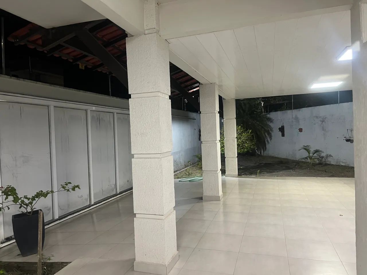 VENDO CASA EM DOIS LOTES - Foto 3