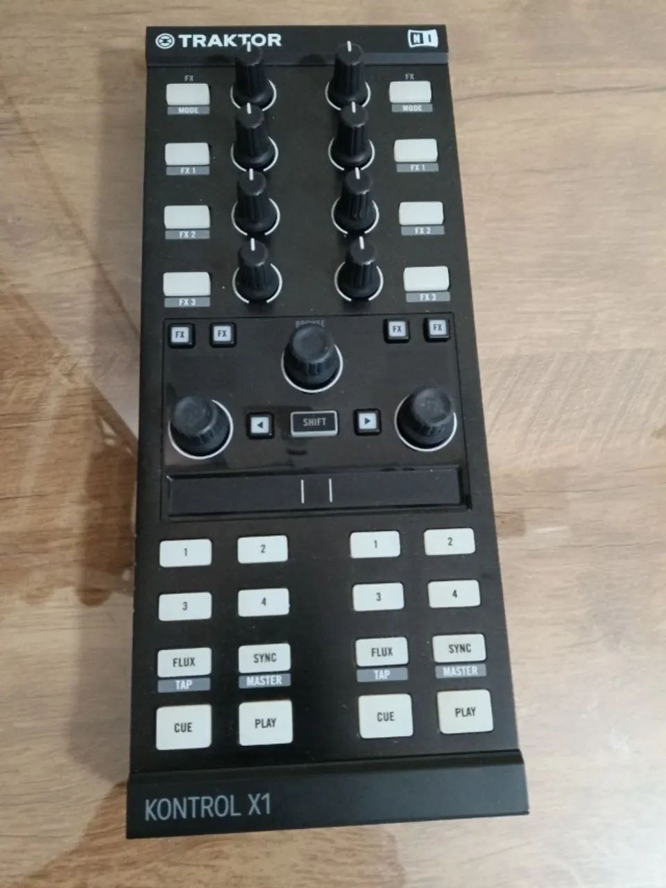Controladora Dj Native Instruments Traktor X1 Mk2 Preto - Foto 2