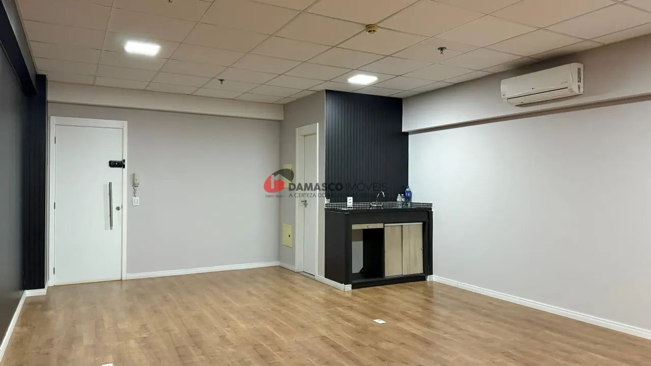 Sala Comercial em Cerâmica