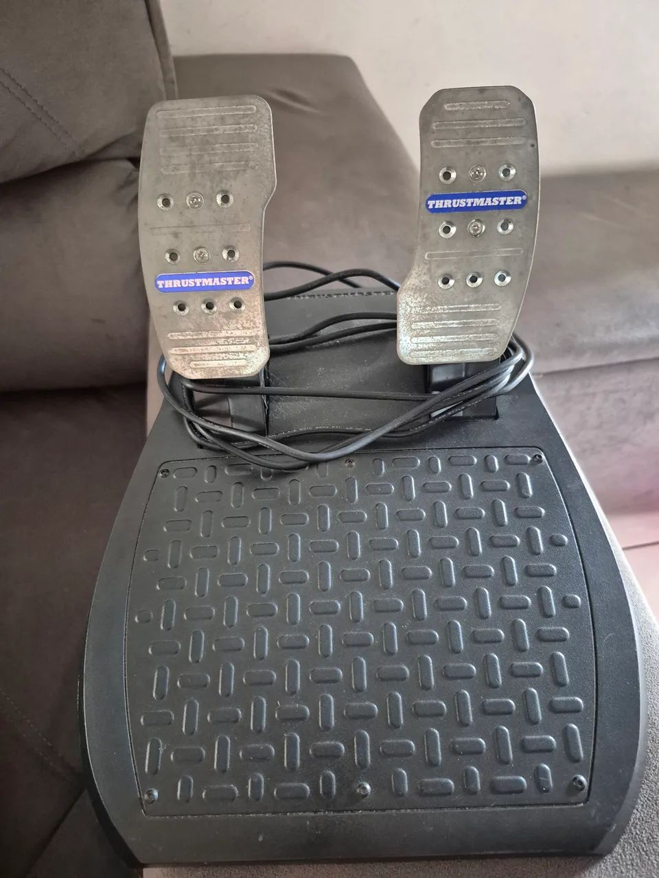 Pedais Thrustmaster