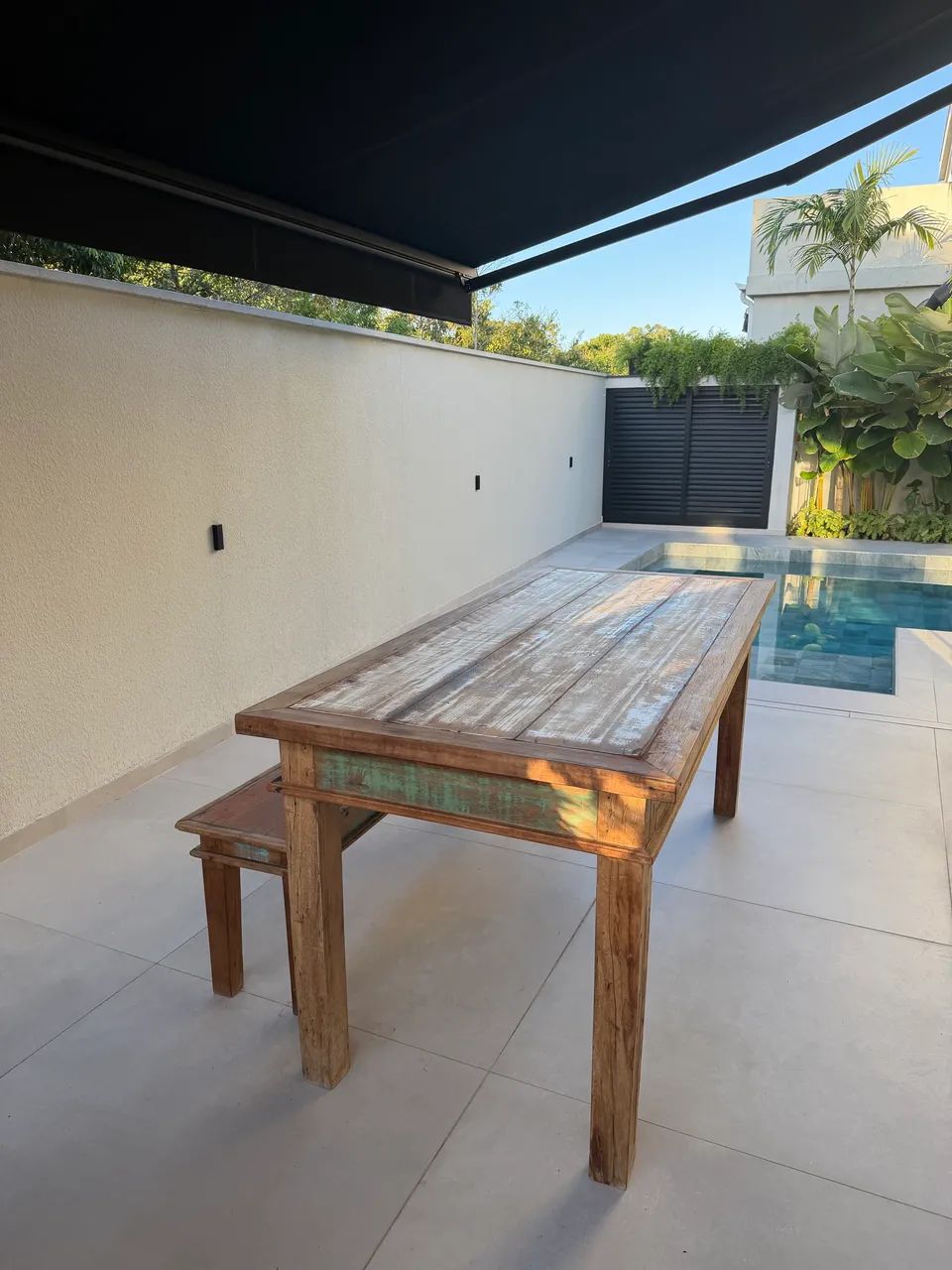 Mesa em madeira de demolição com banco - Foto 4