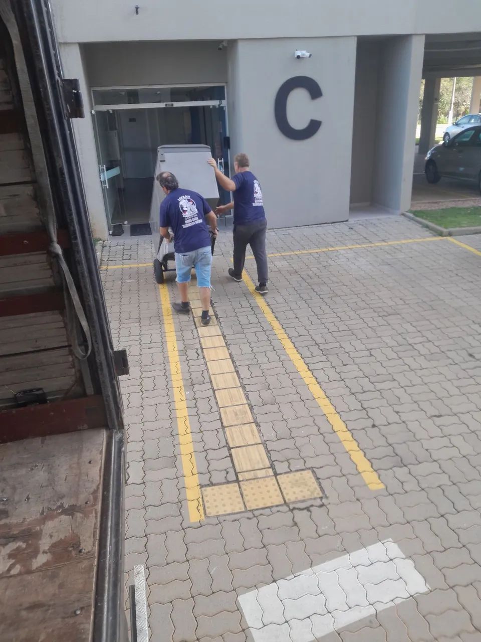 Pequenos fretes e mudanças  completas  - Foto 4