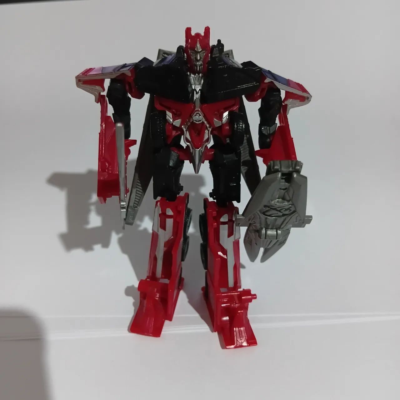 Transformers Sentinel Prime Cyberverse DOTM  - Foto 2