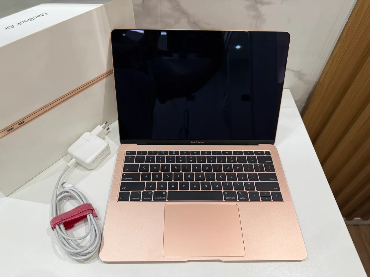 Macbook Air 13 , Chip M2, Cpu 8 Núcleos, Gpu 10, Ssd 512gb
