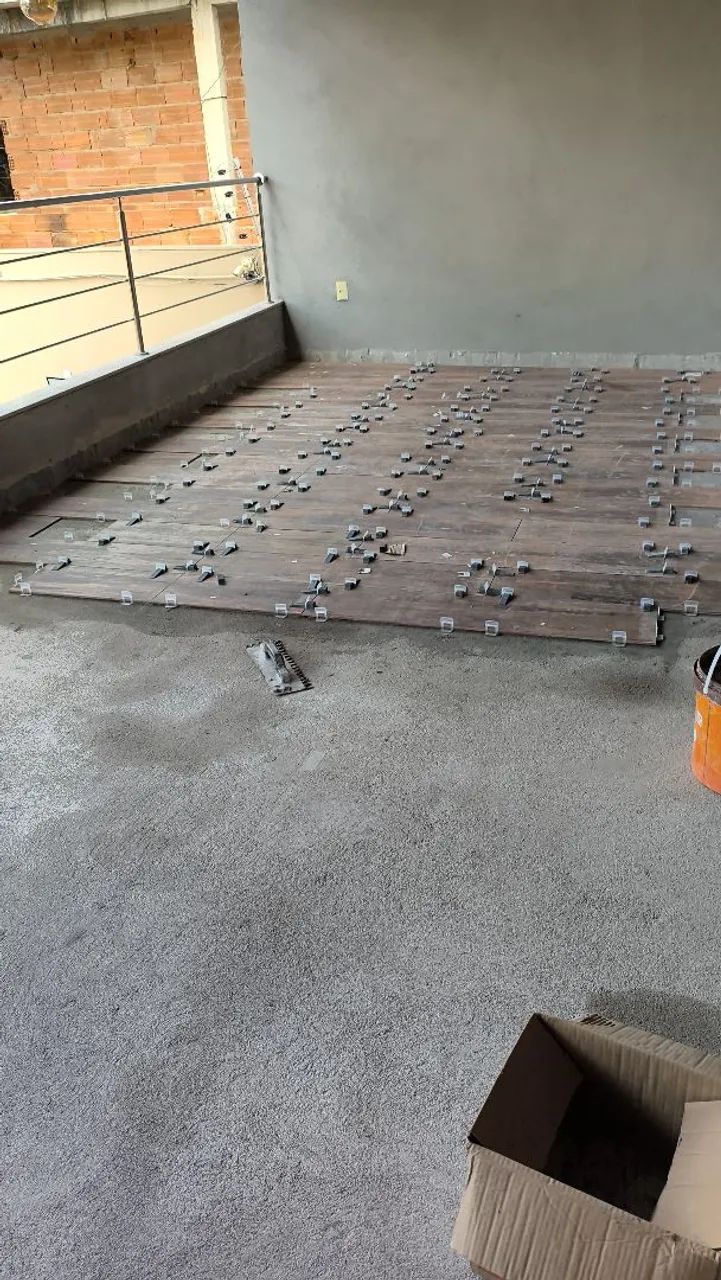 Delaia construtor.Pedreiro da base ao acabamento 