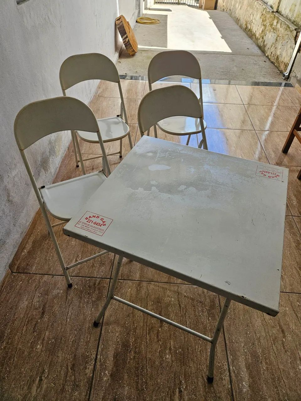 Jogos de mesa com 04 cadeiras de ferro  - Foto 5