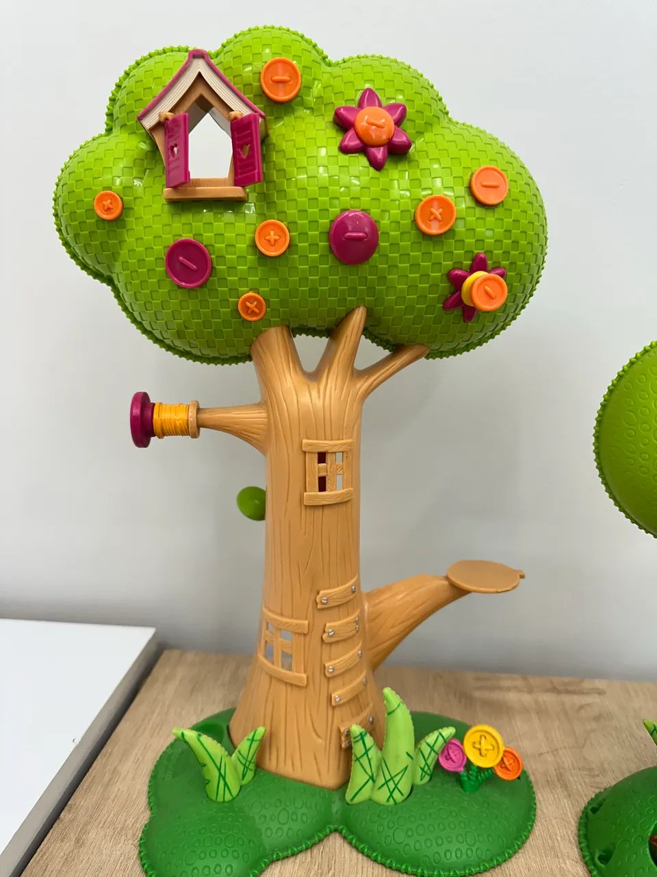 Árvore lalaloopsy e roda gigante 