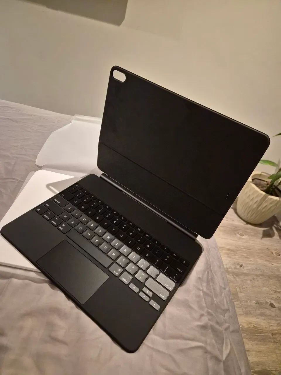 Apple Magic Keyboard para iPad Air 13' - Original e Sem uso  - Foto 3