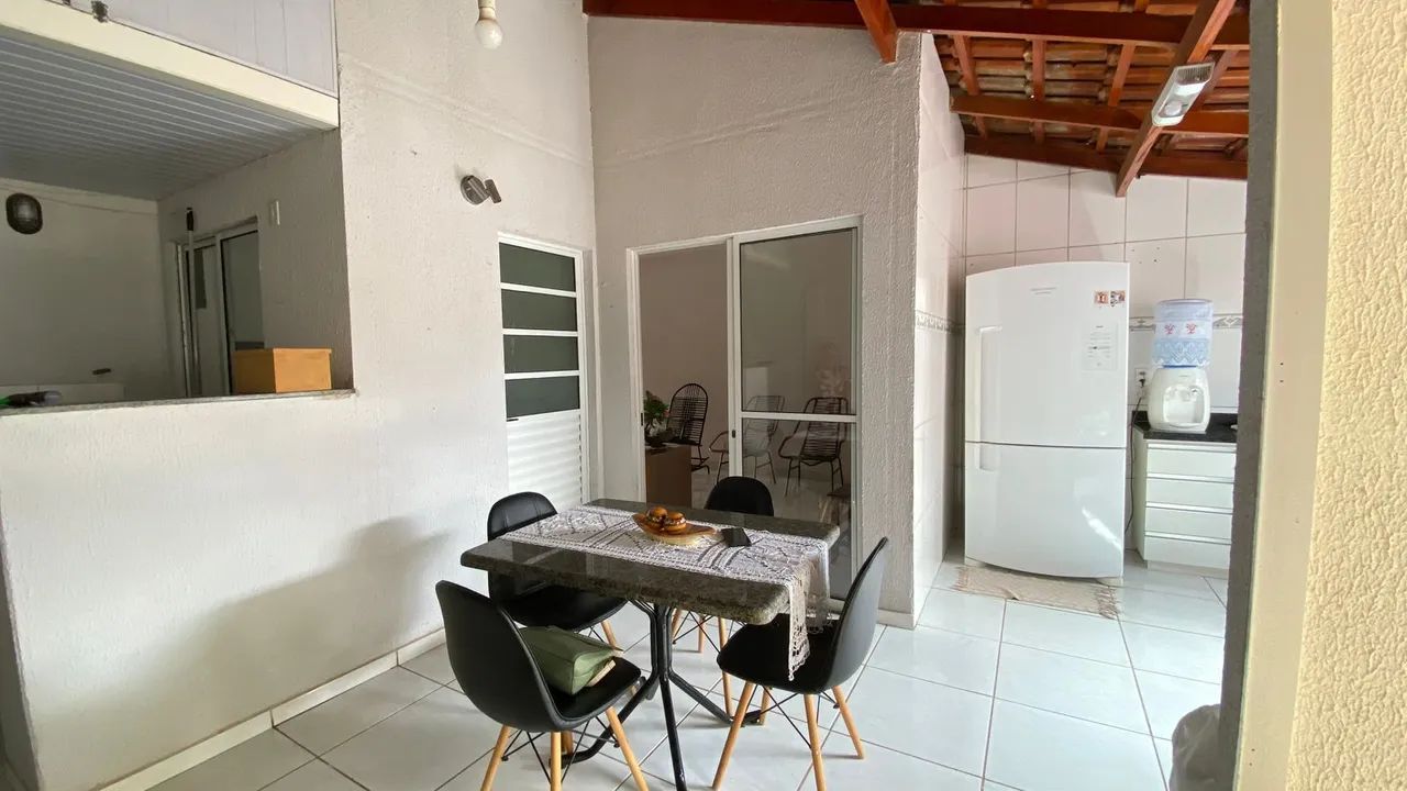 VENDO CASA EM CONDOMÍNIO FECHADO 