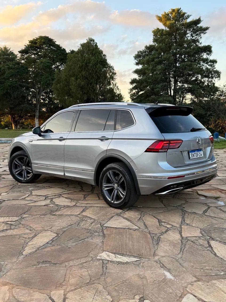 Volkswagen Tiguan ALLSPAC R-LINE 350 TSI 2.0 4X4 2021