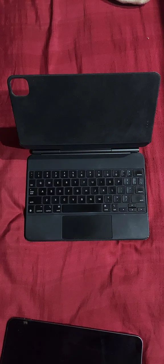 Vendo ou troco iPad 4 Geração + Teclado Magic Keyboard - Foto 3
