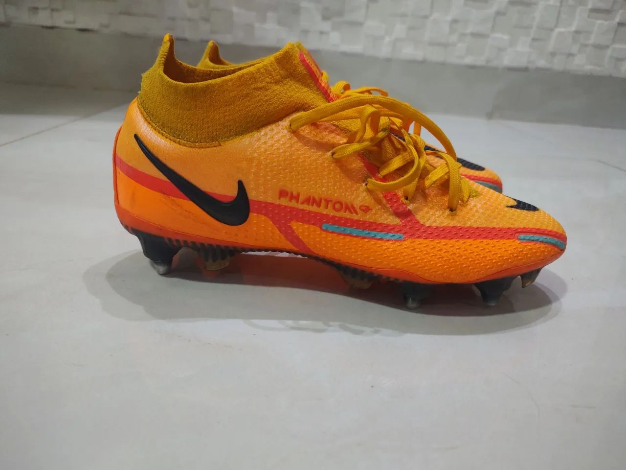 Chuteira Nike Phantom GT2 Elite SG Pro Campo N 37 trava mista  (usada apenas uma vezes)  - Foto 5