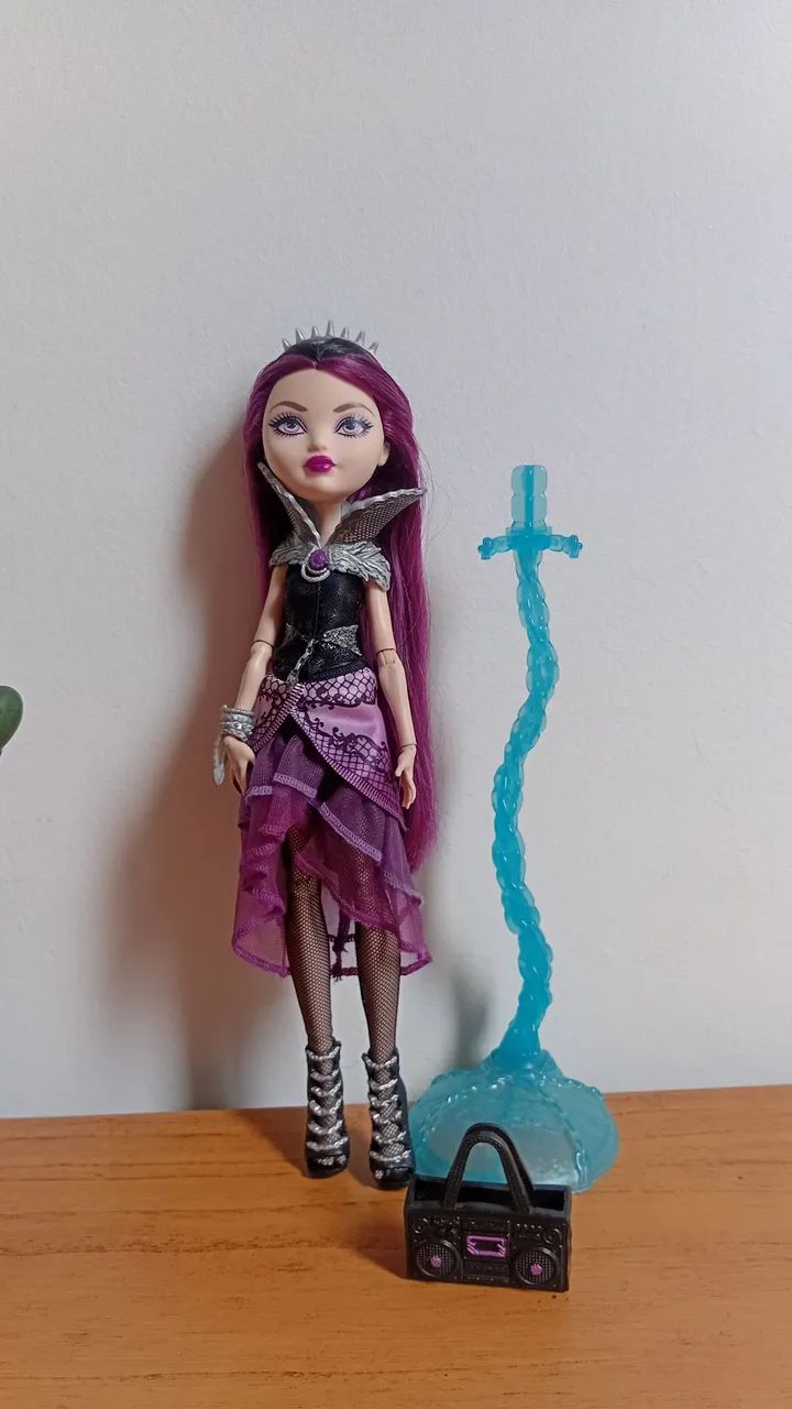 Raven queen, com repaint na boca