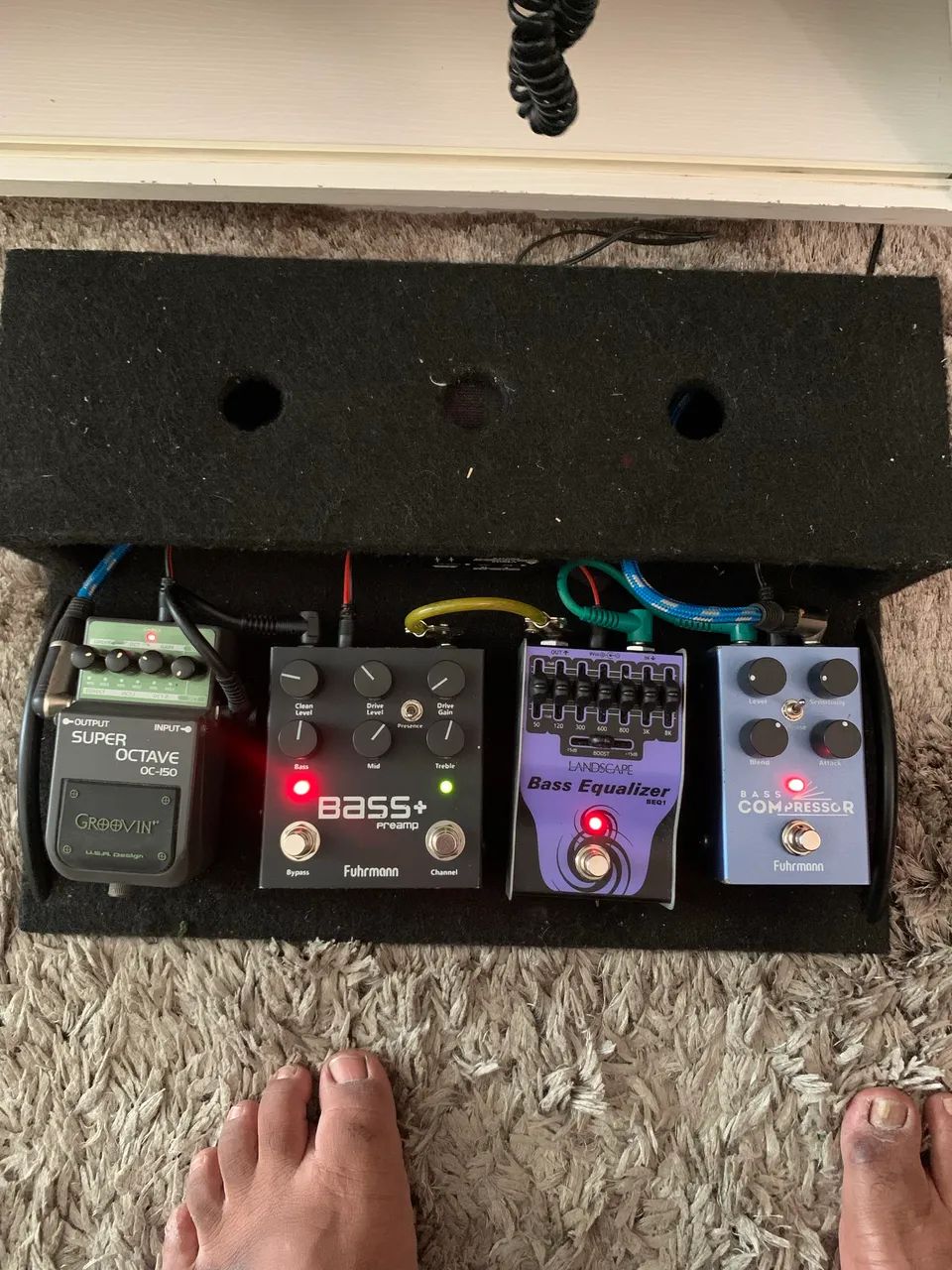 Pedalboard Handmade com entrada e saída de áudio 