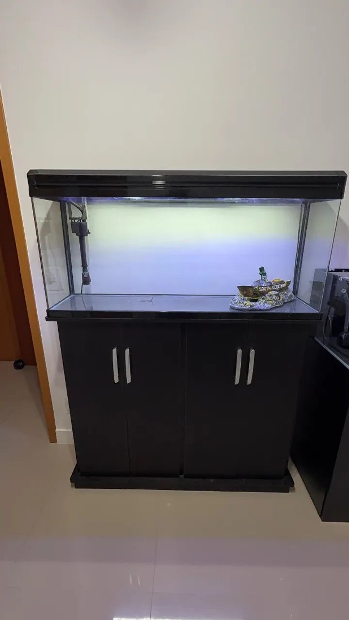 Aquário Boyu 120cm com Armário + Bomba e Iluminação
