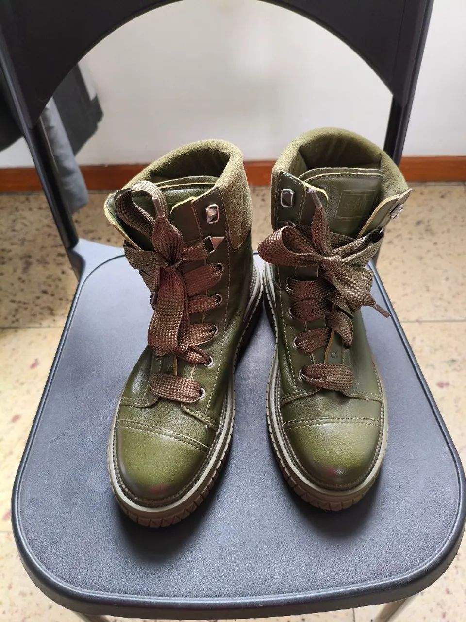 VENDO COTURNO FEMININO SHUTS! - Foto 2