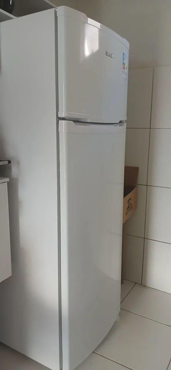Geladeira semi nova