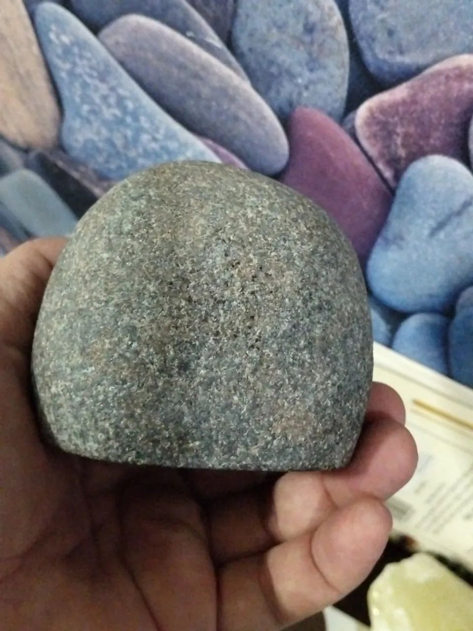 Pedra negra face polida 830g - Foto 4