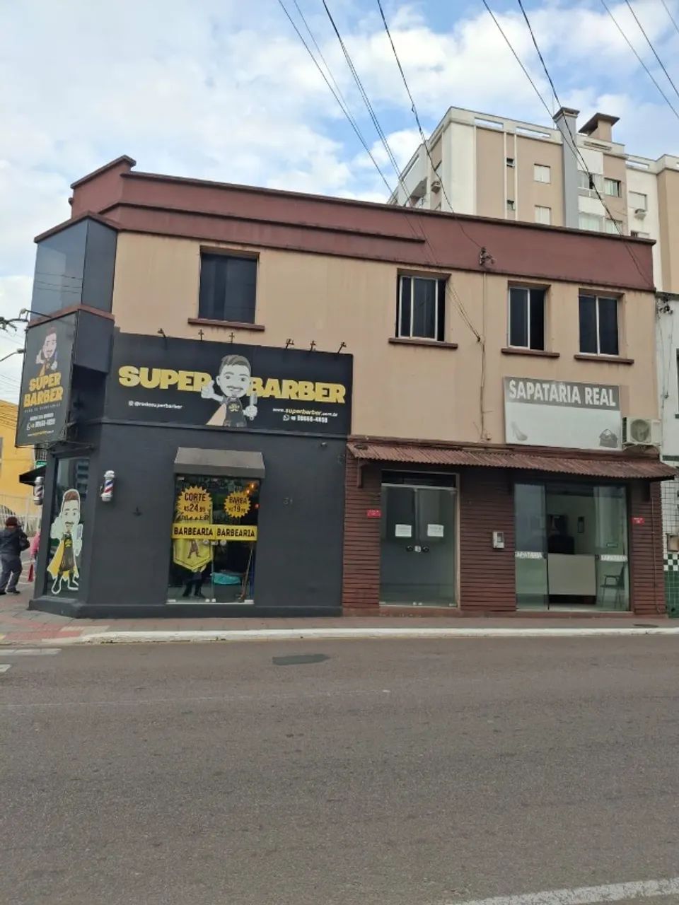 Sobrado Comercial no Centro de Criciúma - esquina