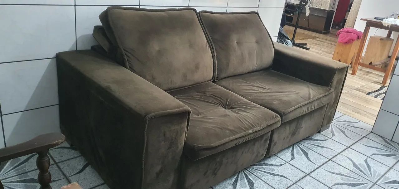 Sofá retrátil marron
