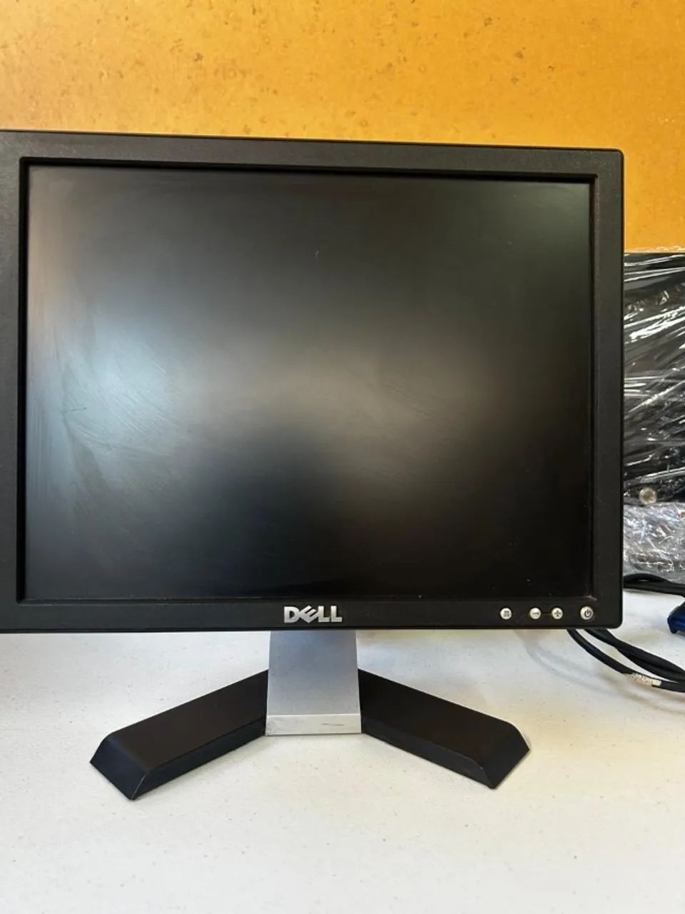Monitor Dell 15" modelo 15FPC - VGA