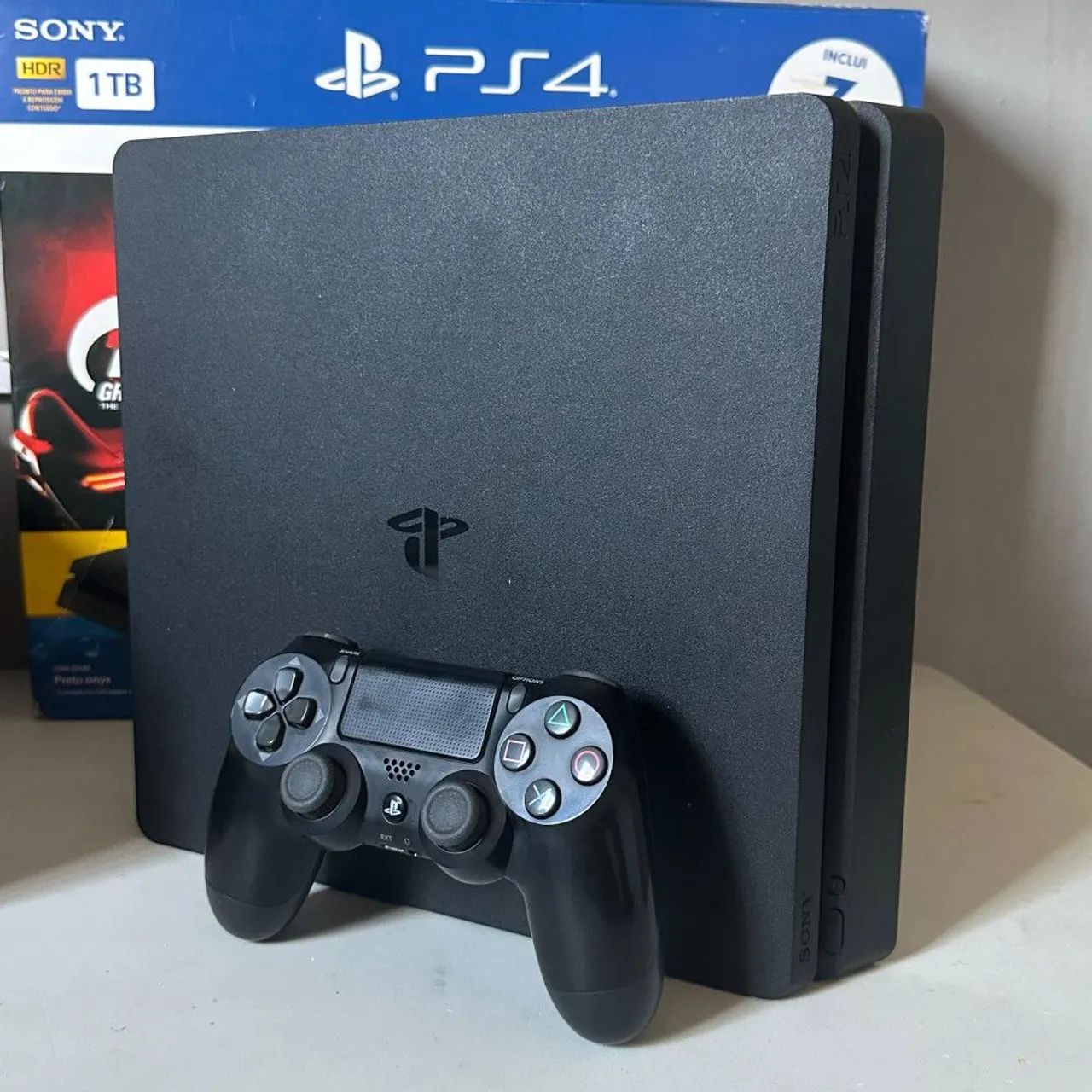 VENDE-SE PS4 SLIM