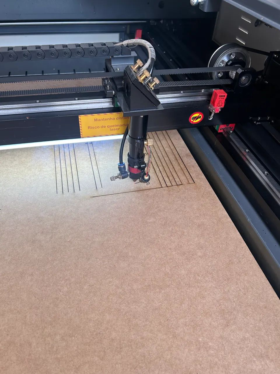 Corte em MDF e Acrílico em máquina a laser