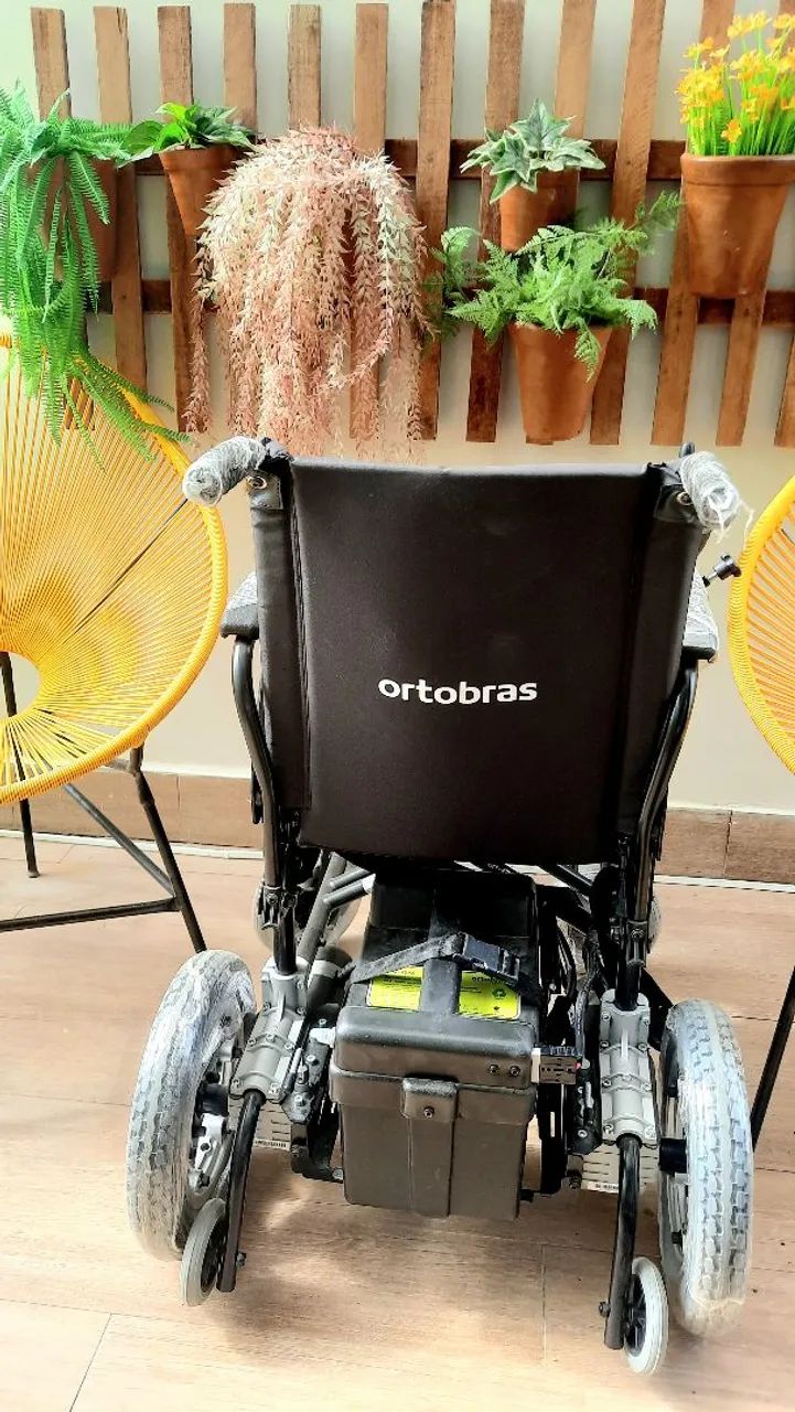 Cadeira de roda motorizada nova com garantia de nota fiscal - Foto 4