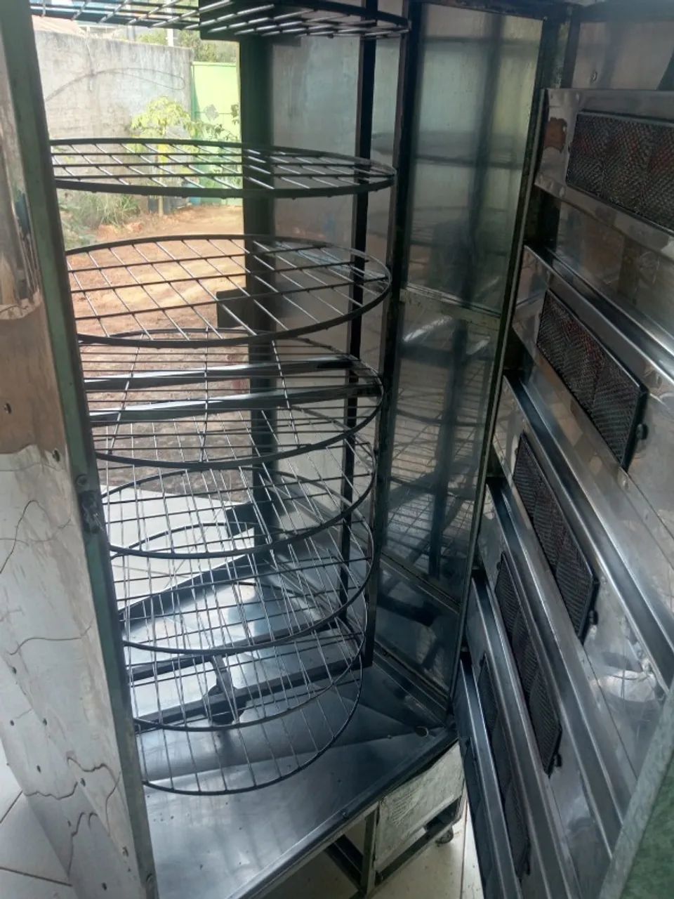 Maquina de Frango Brasgrill 8 Grelhas - Aluguel Locacao - Foto 2