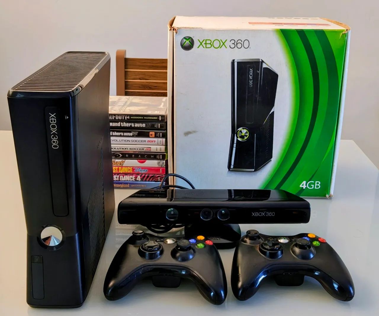 XBOX 360 COM KINECT 