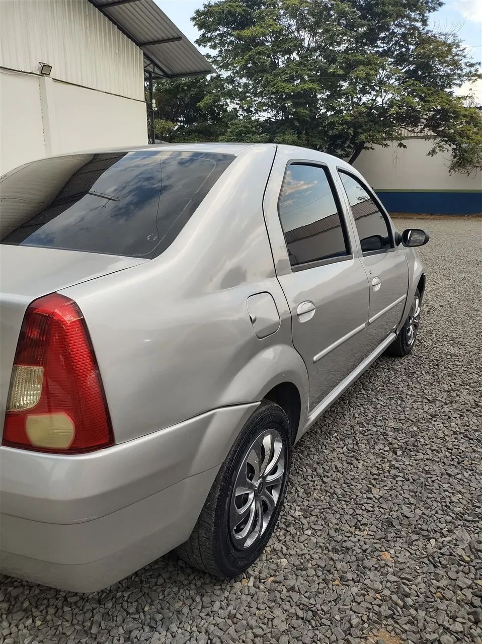 Renault Logan Expression Hi-flex 1.6 8V 4P 2008 - Foto 3