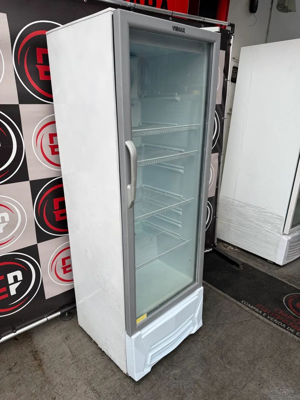 VENDO UMA GELADEIRA EXPOSITORA VENAX USADA - Foto 5