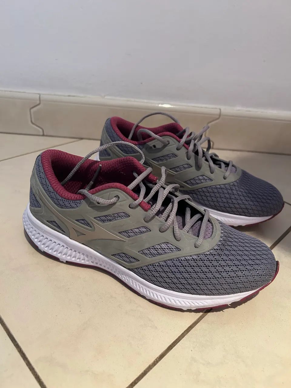Tênis feminino mizuno - Calçados Esportivos - Rio Vermelho