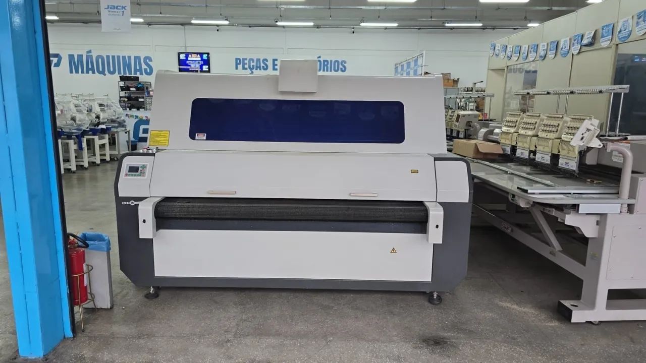 Máquina de Corte Laser BY-CAP1810