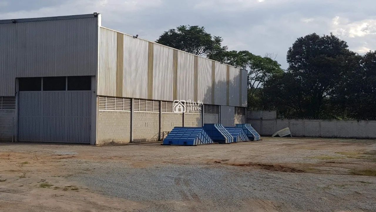 Excelente galpão com terreno de 5.300 M2 com escritório e pátio