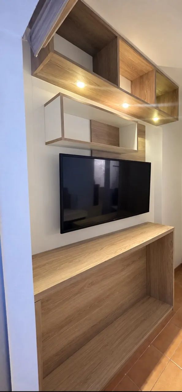     Rack com Painel de TV e Nichos 