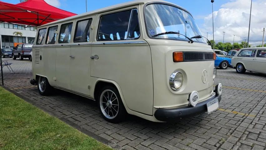 Volkswagen Kombi Standard/ Luxo/ Serie Prata 1976
