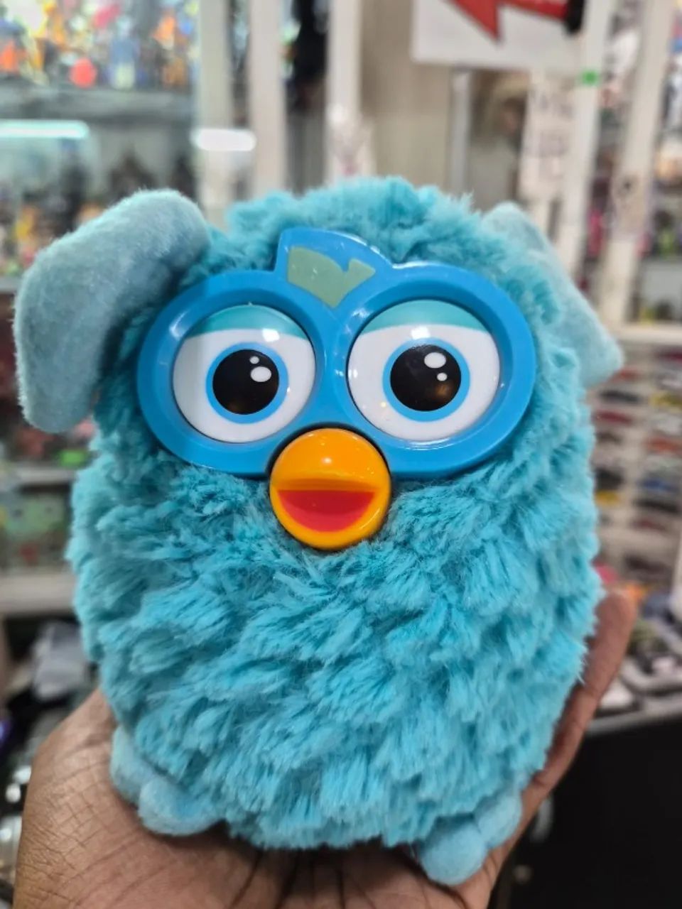 Boneco de Pelúcia Furby Azul Hasbro 15 cm a 18 cm de altura