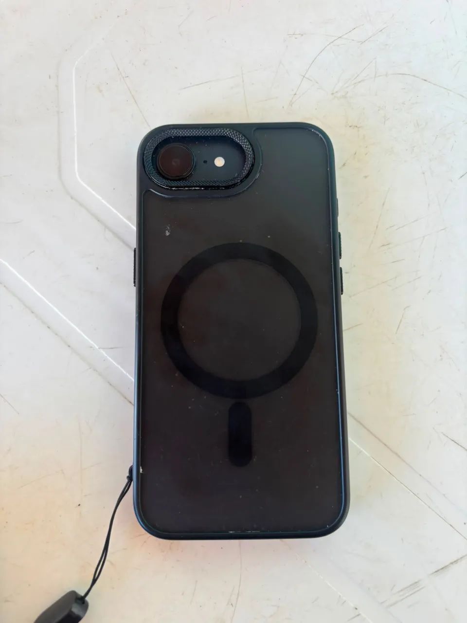 iPhone 16e Preto | 10 meses |  Bateria 100% e 203 ciclos - Foto 2