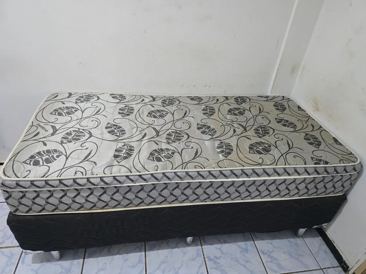 Cama solteiro de molas ensacadas