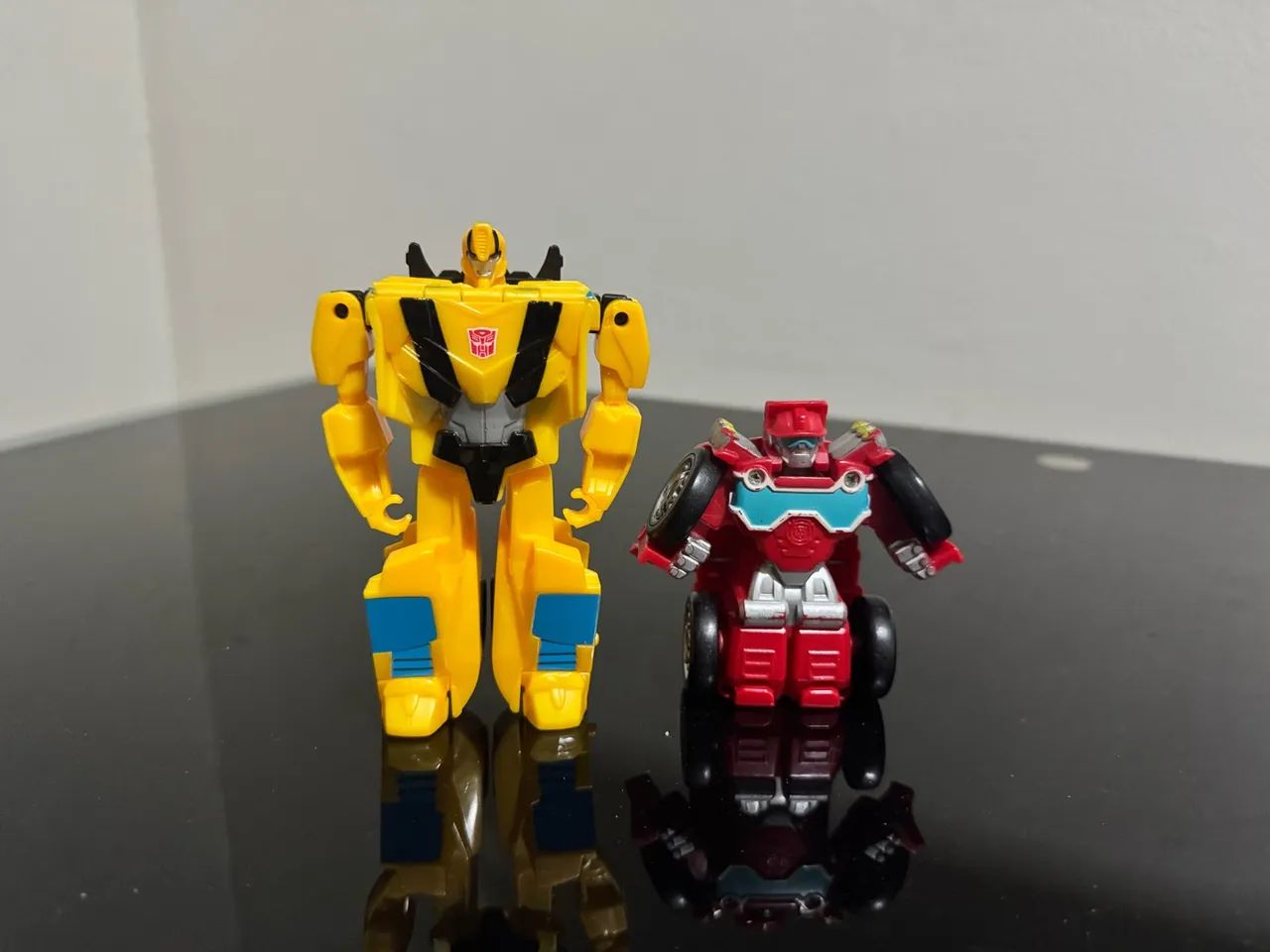Brinquedos transformers que viram carro/boneco - Foto 4