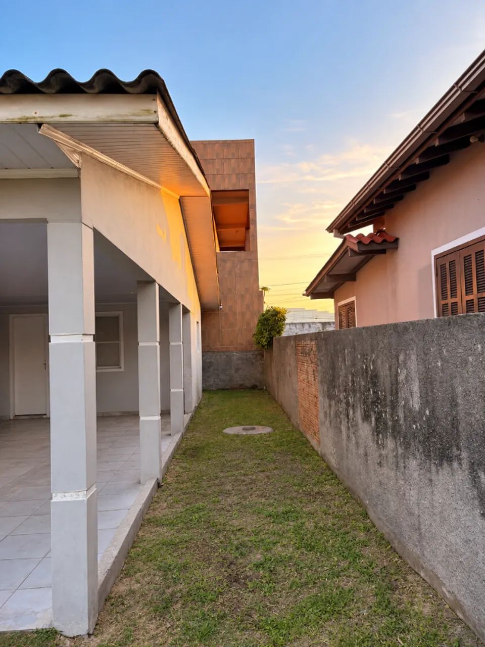 Casa no Centro, 3 Quartos, a 800m do Mar - R$ 260 Mil - Foto 3