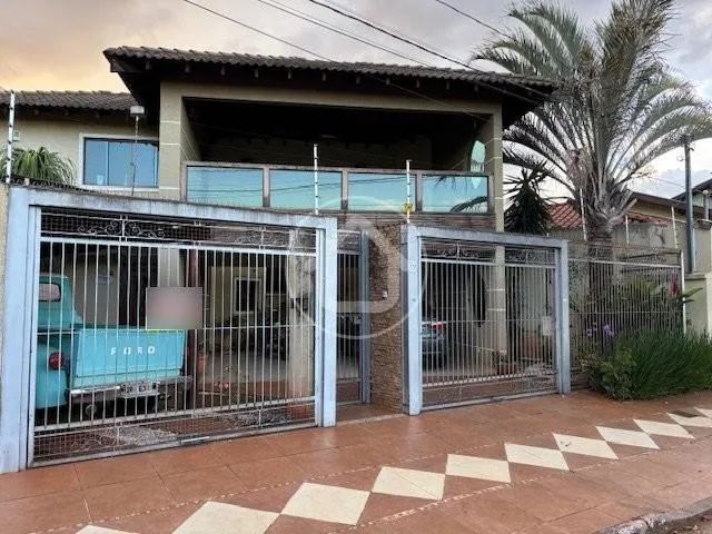 SOBRADO COM SUÍTE MASTER NA VILA PLANALTO