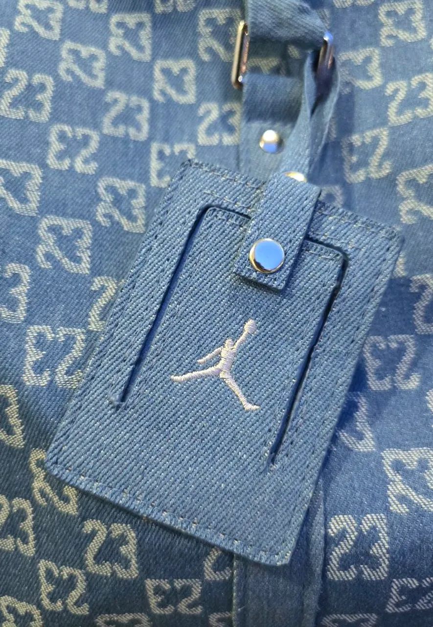 bolsa air jordan monogram denim duffle bag  - Foto 5