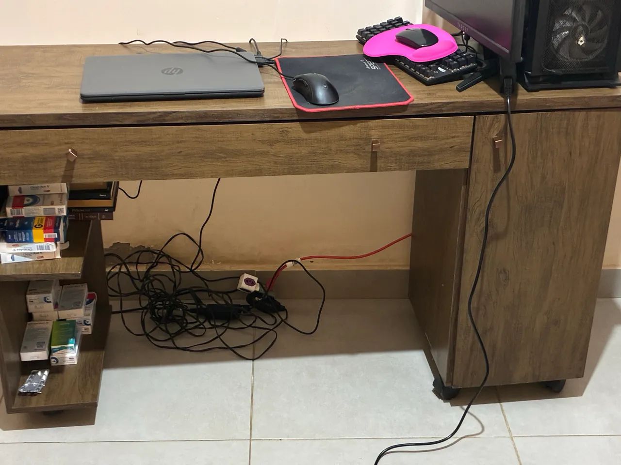 Escrivaninha completa com gavetas - Foto 4