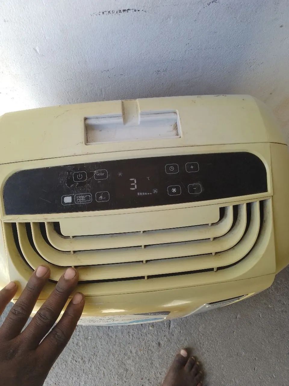 Vende se um ar-condicionado delonghi  - Foto 2